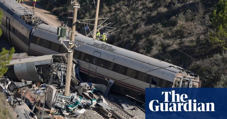 Spanish train drivers call for three-day strike after fatal train accident | News Spain
