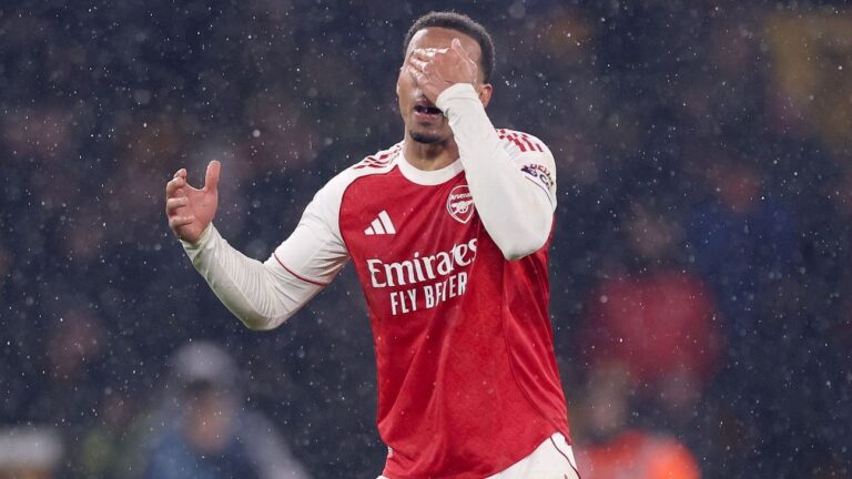 Arsenal returns Man City to Premier League title contention, following familiar pattern