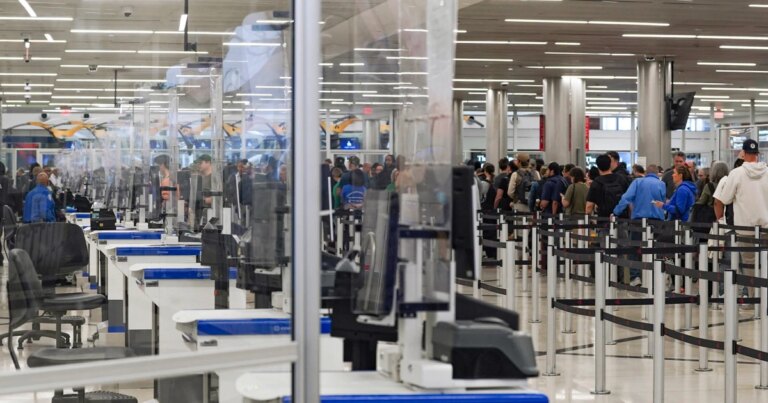 Over 400 TSA Employees Have Resigned Since Start of Shutdown