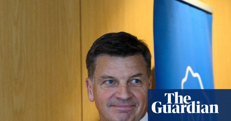 Liberals Express Outrage Over Taylor’s Controversial Immigration Proposal and Its Impact on Australia’s Reputation