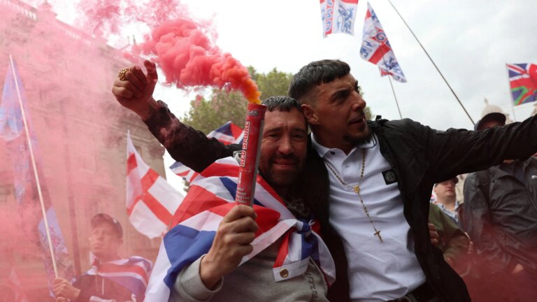 Massive Pro-Immigration and Pro-Palestinian Demonstrations Held in London
