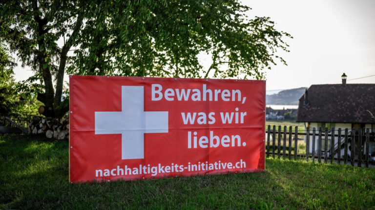 Collaboration Between Companies and Unions Advocates for Swiss Immigration Restrictions