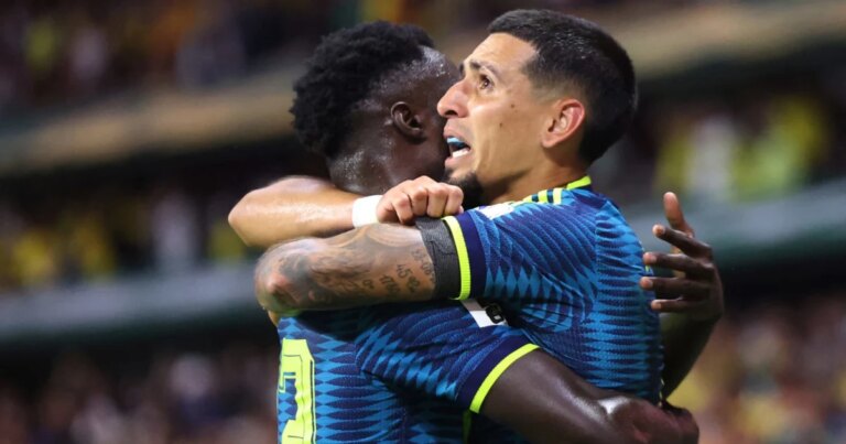 Daniel Muñoz Scores First Goal for Colombia in the World Cup
