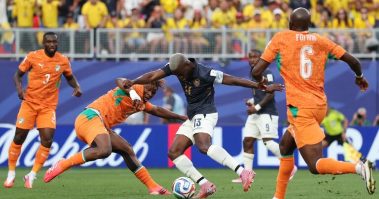 Ecuador’s Melecio Mas and Ivory Coast’s Dog Impact Late in the Match