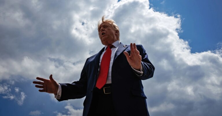 Super PAC Supported by Trump Hosts Fundraiser at the White House Prior to UFC Fight
