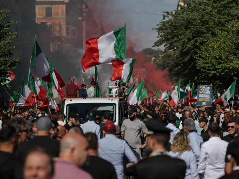 Thousands Assemble in Rome for Pro-Immigration and Anti-Immigration Marches