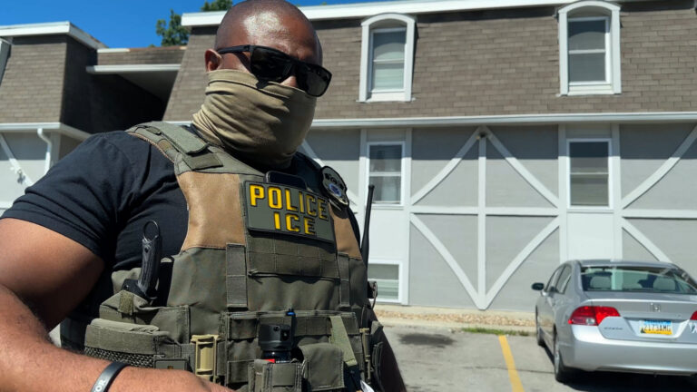 Kansas Enacts Law Restricting Documentation of ICE Activities, Highlighted by Police Implementation in Video