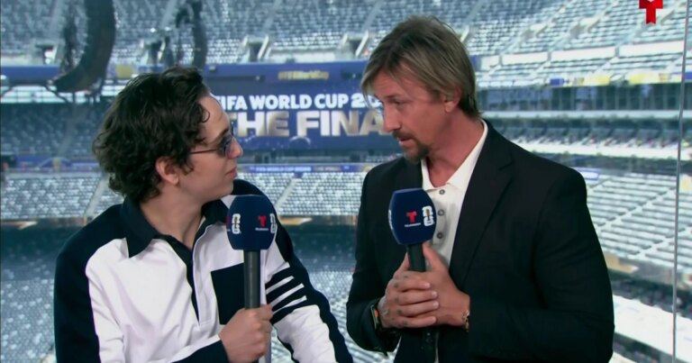 Marcello Hernandez Develops Strategies for Guti and Batistuta