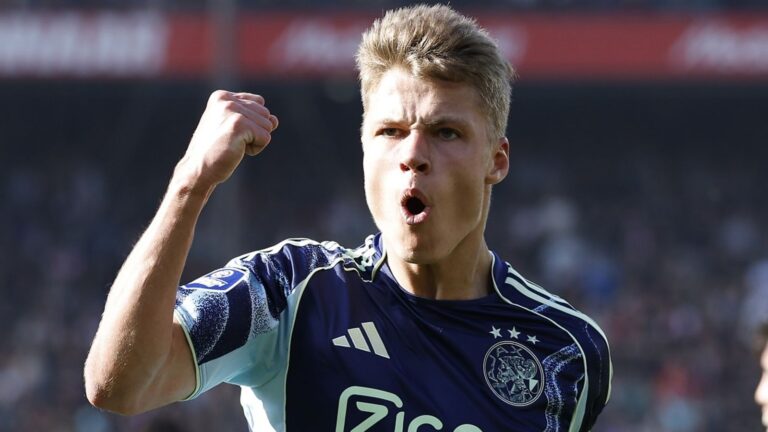 Newcastle Secures Midfielder Sean Stuhr from Ajax for £23 Million on Five-Year Deal Following Sandro Tonali’s Departure