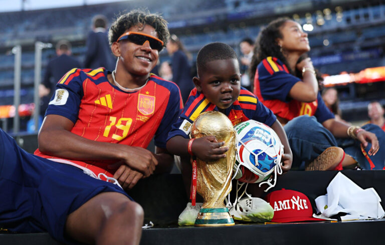 Rodri Stands Out as Messi, Kvaradze, and Mbappé Achieve World Cup Milestones in Awards Announcement