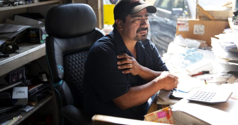 Seattle-Area Mechanic Provides Complimentary Towing for Vehicles Abandoned Post-ICE Arrest